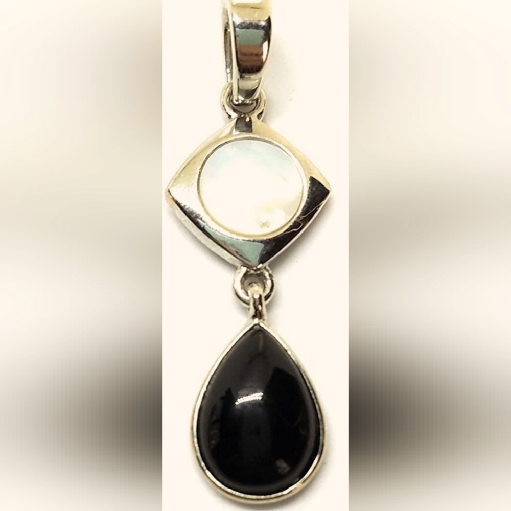 🍍LIA SOPHIA pendant